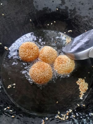 Goreng sampai kekuningan,lalu angkat