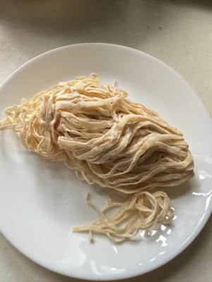 국수 100g.