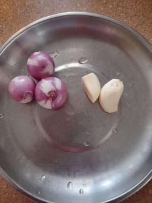 3 bawang merah ,digoreng sebentar 2 bawang putih ,digoreng sebentar 1/2 sdt lada bubuk 1/2 sdt garam halus 1/2 sdt kaldu bubuk