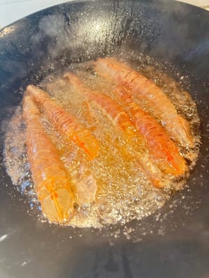 砸到外壳。酥脆捞起。