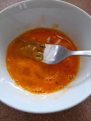 1 uovo sbattuto