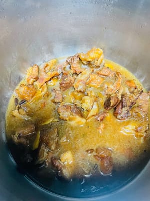 Tunggu hingga panci presto mengeluarkan semua udara sambil
