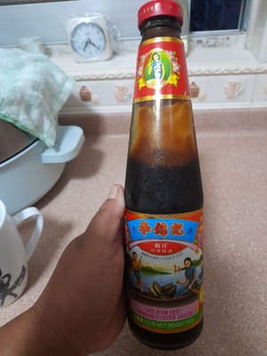 salsa de ostras con cuchara