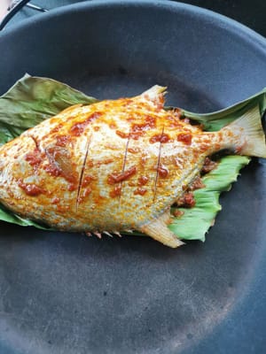 lalu bakar ikan nya sampai mateng