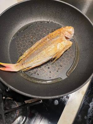 Faire frire jusqu'à ce que les deux côtés soient dorés