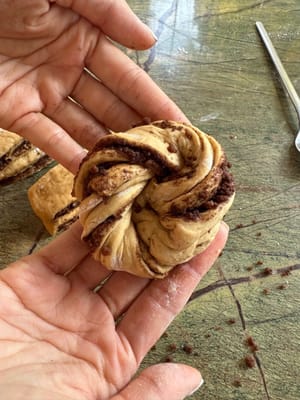 Y doblarlo en forma de anillo como este