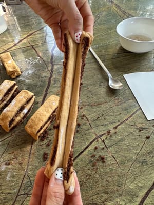 Y estirar la masa con mucho cuidado para que no se rompa.