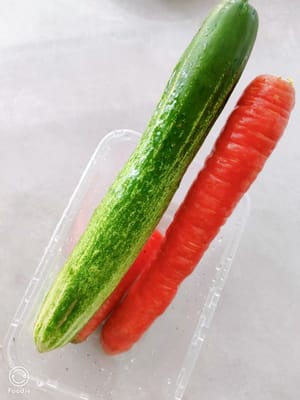 胡蘿蔔黃瓜各一條